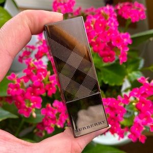 BURBERRY Hydrating Lip Colour Lipstick